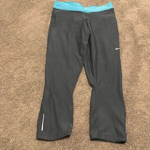 Nike dri fit capri leggings